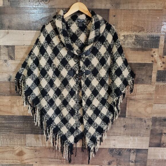 David & Young Jackets & Blazers - David & Young of New York fuzzy buffalo plaid cape sweater with fringe one size